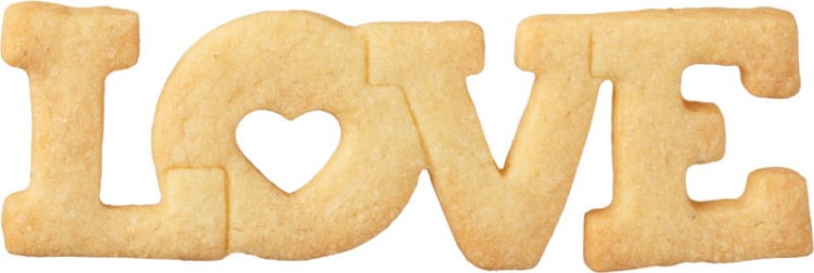 Ciasteczko w kształcie napisu LOVE.jpg