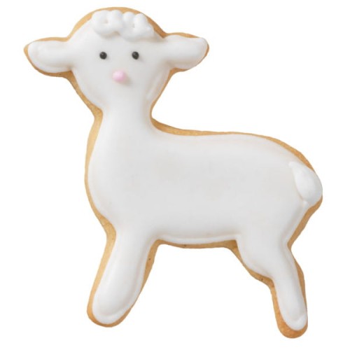 Udekorowane ciasteczko z foremki w kształcie owieczki