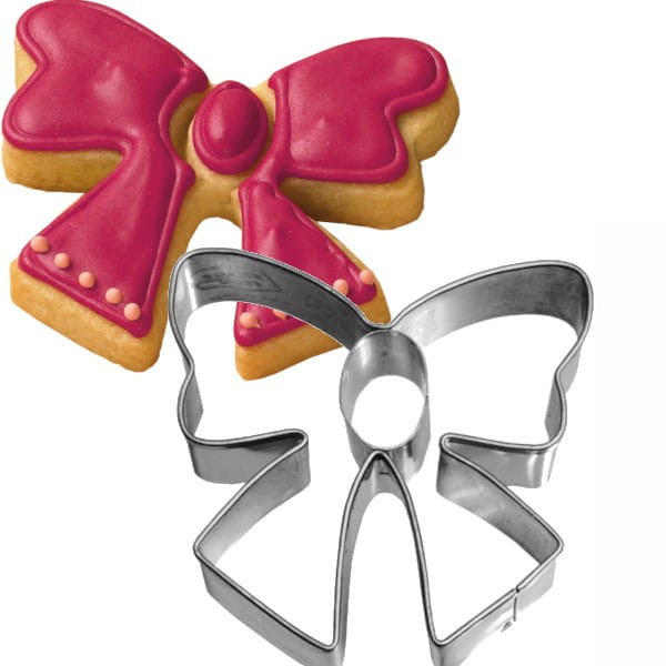 Ciasteczko i foremka w kształcie kokardy