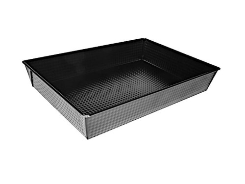 Prostokątna, czarna forma do pieczenia ciasta