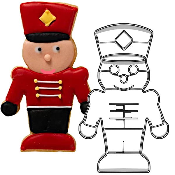 Foremka i ciasteczko w kształcie żołnierzyka.jpg