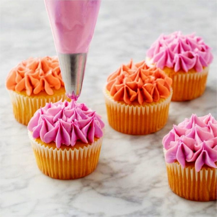 Dekorowanie muffinek tylką cukierniczą wilton