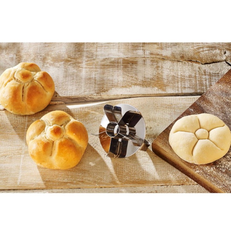 Bułki ze wzorem gwiazdki