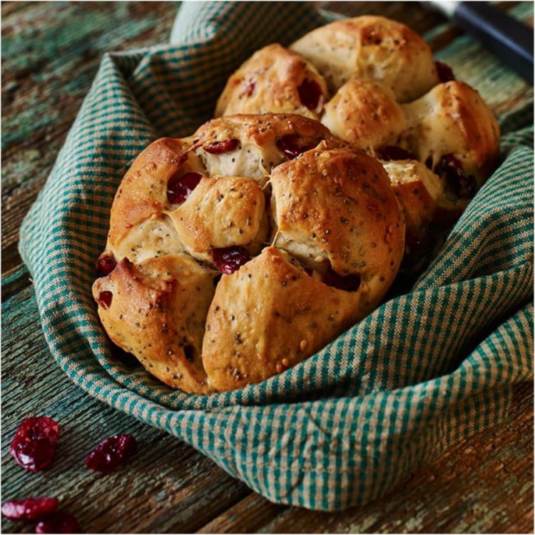 Upieczone bułeczki z gwiazdką w środku