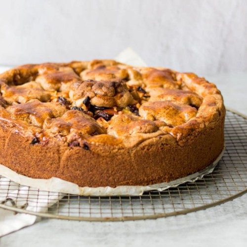 Ucierane ciasto ze śliwkami