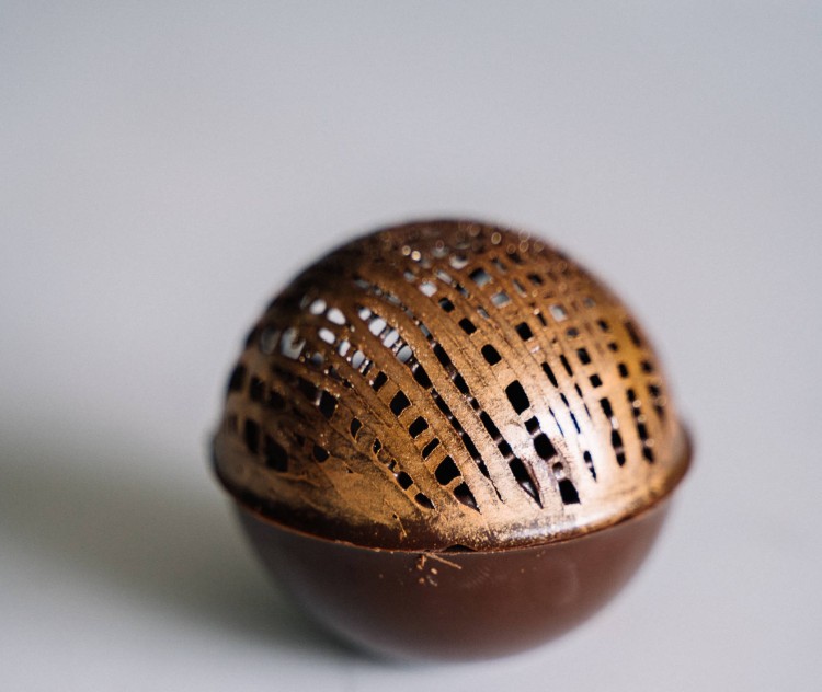 Czekoladowa bombka z foremki