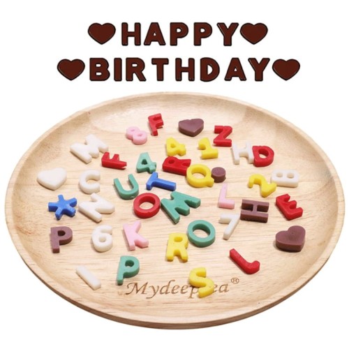 Czekoladowe litery jako dekoracja urodzinowa