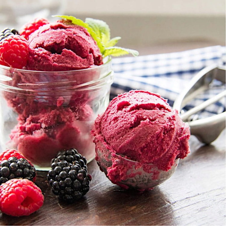 Lody-owoce-lesne-nalozone-galkownica.jpg