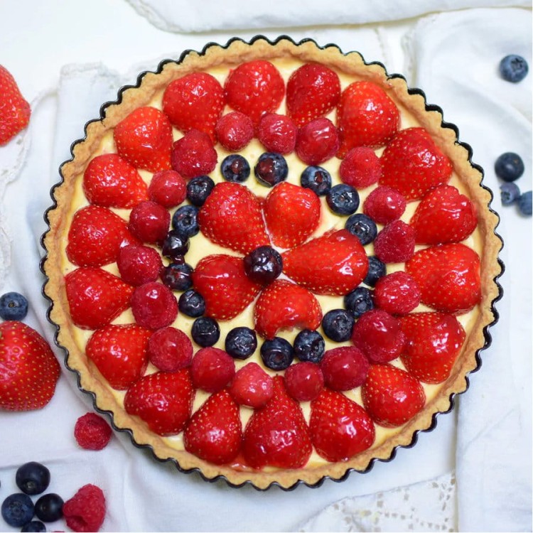 Tarta z owocami i mascarpone