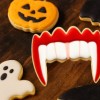 Ciasteczko-zeby-wampira-z-foremki-Halloween.jpg