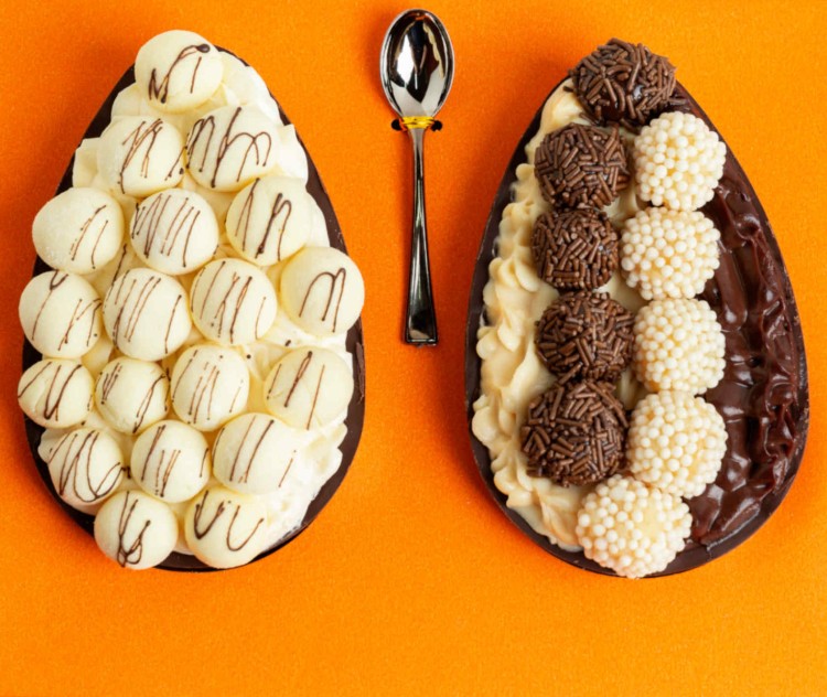 Czekoladowe pisanki 3D zrobione w foremkach – dekoracje wielkanocne