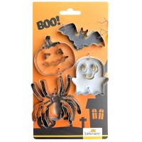 Foremki do ciastek na Halloween wykonane ze stali nierdzewnej, umieszczone na kartonie