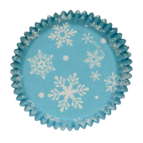 Foremki papierowe do babeczek z motywem śnieżynkowym – jasnoniebieskie tło z delikatnymi, białymi płatkami śniegu, doskonałe na zimowe przyjęcia