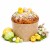 Wielkanocna papierowa forma do panettone drożdżowej z dekoracyjnym wzorem oraz gotowym świątecznym wypiekiem