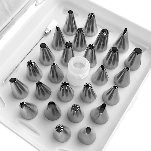 Zestaw 28 metalowych tylek cukierniczych w pudełku z adapterem i szczoteczką