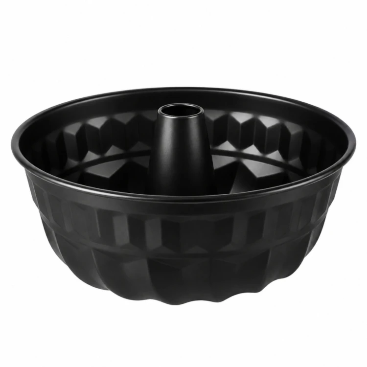 Forma do pieczenia babki o średnicy 22 cm z czarną powłoką nieprzywierającą i dekoracyjnymi żłobieniami.