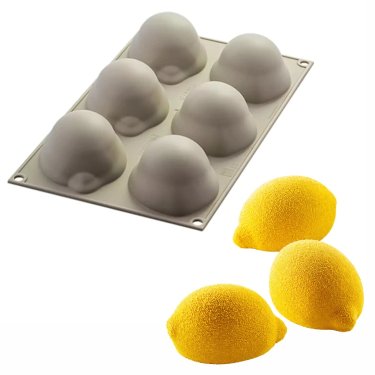 Silikonowa forma do monoporcji cytryny z sześcioma komorami oraz trzy gotowe desery w kształcie cytryn.
