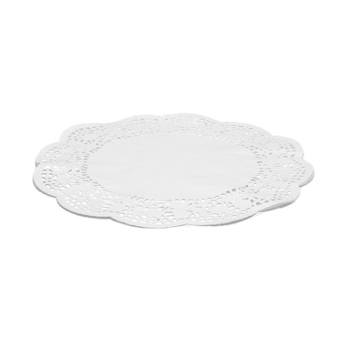 Biała ażurowa serwetka papierowa o dekoracyjnym, koronkowym wzorze i falowanym brzegu, przeznaczona do eleganckiego podawania ciast, tortów i deserów.