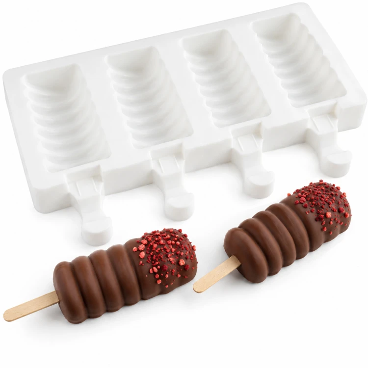 Karbowane mini lody w czekoladowej polewie przygotowane w silikonowej formie Twister