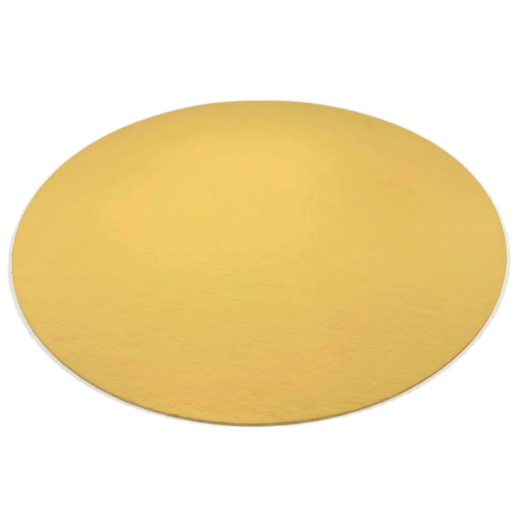 Okrągły złoty podkład pod tort o średnicy 32 cm, z gładką powierzchnią i eleganckim wykończeniem.
