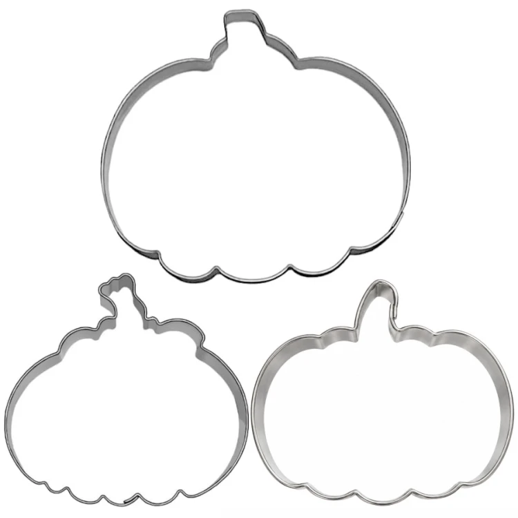 zestaw trzech foremek w kształcie dyni do ciastek na halloween