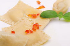 Pierożki wycięte i zamknięte nożem do Ravioli